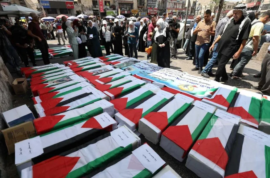 الحملة الوطنية لاسترداد جثامين الشهداء: إسرائيل تحتجز جثامين 67 طفلاً
